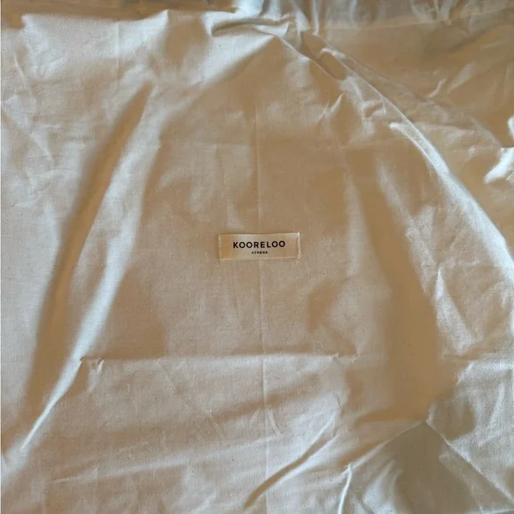 cult gaia white Tote with Gold Chain - Picture 4 of 4